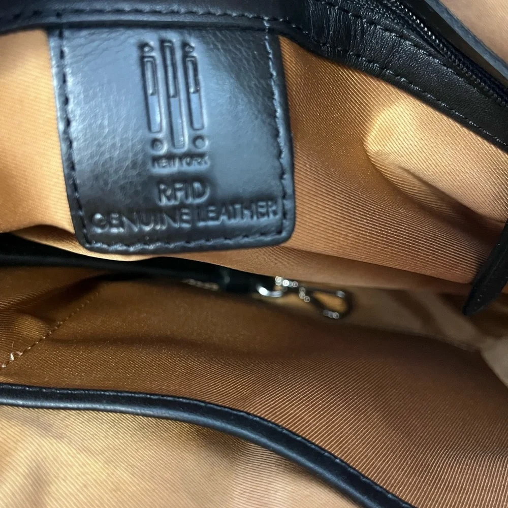 ili New York Black leather RFID PURSE - Picture 8 of 8